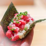 肉割烹 上 - トロタク巻き