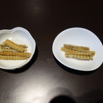 熊川宿 伍助 - 骨せんべい２種。