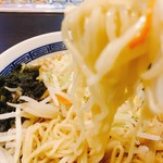 ラーメン明日香 - 味噌らーめん、麺アップ