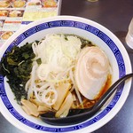 ラーメン明日香 - 醤油らーめん+若布+もやし