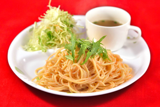 赤い屋根の喫茶店 駅舎｜芦野公園の懐かしい駅舎カフェ