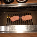 焼肉 ジャンボ 篠崎本店 - タン焼き中