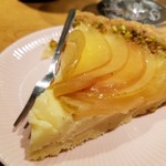 食堂 あいそ - 切り分けられたタルトケーキ