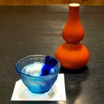 歌行燈 - 冷酒「宮の雪」（小￥637）。キンミヤ焼酎で知られる、四日市の宮崎本店が醸す地酒。これ、まったりとして美味しい！