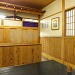 歌行燈 - グループ客の多い店だが、パーティションで分かれているので一人でも寛げる。居心地が良かった