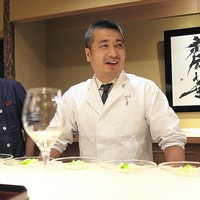 富小路 やま岸 - さてさて。山岸さんの挨拶で会が始まります。