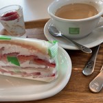 コウジ サンドイッチ - いちご大福