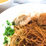 Wong Chi Kei Congee & Noodle - #食べログ的に撮るとこうなる。いび雲呑の歯応えは香港澳門華南独特のもの。
      