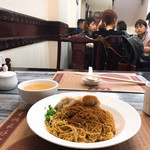 Wong Chi Kei Congee & Noodle - #家庭画報風味。しかし原田曜平さんが言うようにInstagramとTikTok効果で、アジアの若者はホントにファッションが単一化、話さなければ見分けが付きにくくなったな。