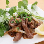 Stir-fried beef tongue and onions