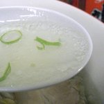 はし友ラーメン - はし友ラーメン・塩ラーメン スープ(2011.10)