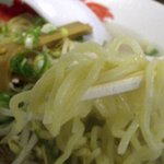 はし友ラーメン - はし友ラーメン・塩ラーメン 麺近影(2011.10)