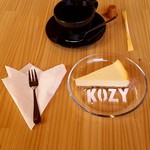 コージースタンドコーヒー - チーズケーキ、ドリップコーヒー