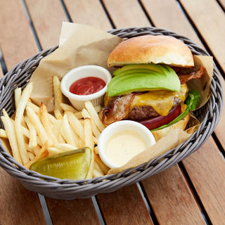 【ランチ】平日も週末もテラス席でのんびりと