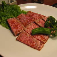 松阪牛炭火焼肉 東海亭 - 特上ロース