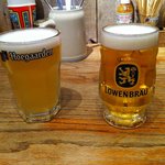 ヒューガルデン（左）とレーベンブロイ（右）