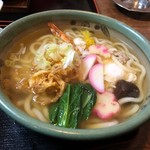 めん処　末廣 - 五目うどん　ダシがとってもおいしいっ！！シイタケの旨みもよく出ている◎エビ天は揚げたてサクサク感が残りつつもダシを吸い込んでこれまたうまい♪うどんのもちもち＆シコシコ感もいいっ！！　2018/12/16