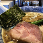 麺処ほん田 - レアチャーシュー、海苔