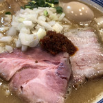 麺処ほん田 - 辛味噌、刻みタマネギ