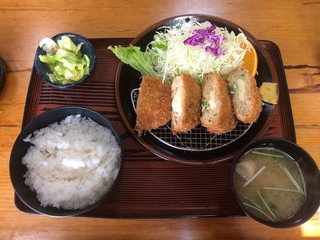 Tonsaku - ロシア風定食(引肉とんかつ)