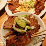 肉大盛り定食(和豚)税込830円