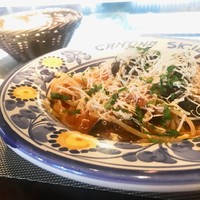 カンティーナ シチリアーナ トゥット イル マーレ 銀座4丁目 - ランチ定番パスタのひとつ：ナスとリコリッタサラータのトマトパスタ