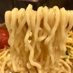 麺場 田所商店 - 信州味噌肉ネギラーメンの中太縮れ麺