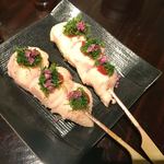 かしわや 泰 美酒佳鶏 - ささみは梅肉と大葉で