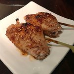 かしわや 泰 美酒佳鶏 - 手羽先はタレで