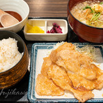 こめらく - 揚げ餅とたっぷり大根おろしの特製みぞれ茶漬け1080円