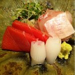 銀座 とよだ - ヤリイカ・平目・本鮪のお造り
      
      