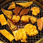 Yakiniku Horumon Sansuien - 山水縁盛り