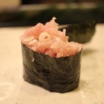 すし処 初音 - 寒ブリ　中落ち軍艦