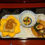 うかい鳥山 - 焼胡桃豆腐　柿、水菜おろし和え　子持鮎山椒煮、ぜんまい