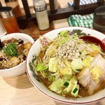 拉麺大公 - 味噌たんめん(鴇さんの自家製麺)、肉メシ