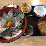 糸島うどん TOYOMARU - 海鮮丼＝１０８０円