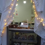 バトー - 店頭も可愛らしく