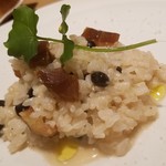 ファリナモーレ - ◆「さくらんぼ鶏の燻製と地豆のチーズリゾット」