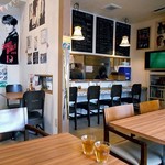 コッテジ - テーブル席 ＆ カウンター席