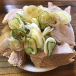 特麺コツ一丁ラーメン - おつまみアップ チャーシューがかつてなく肉厚