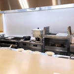 和久 - 店内はカウンターのみ('18.12月中旬 夜)