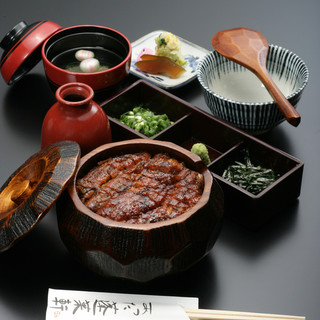 Please enjoy Nagoya's specialty "Hitsumabushi" to your heart's content.