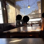 チャヤ ジャルディーノ シロヤマ - 店内（座席より右まわり）➡