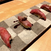 肉寿司 肉和食 KINTAN コレド室町 - 白タンの昆布〆握り、牛ハツの漬け握り、和牛大トロ握り、フィレのロッシーニ握り