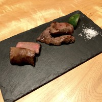 肉寿司 肉和食 KINTAN コレド室町 - 熟成KINTAN焼き、肩三角焼き