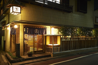 Soba Kaiseki Tachi Aigawa Yoshidaya - 店の前は旧東海道。　古き良き時代を偲ぶ