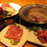 Sumibiyakiniku Enya - お肉いろいろ