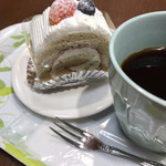 Hokku Bekari - ケーキセット(アールグレイのケーキとコーヒー)