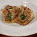 酒とタイ料理 ピッサヌローク - 豚肉ペーストの揚げパン（カノムパンナームー）