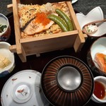 京いろめし 洛匠 - 鮭のせいろご飯